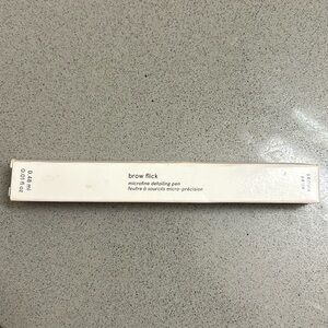 Glossier Brow Flick Pen